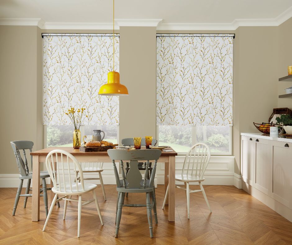 Pattered roller blind in the kitchen