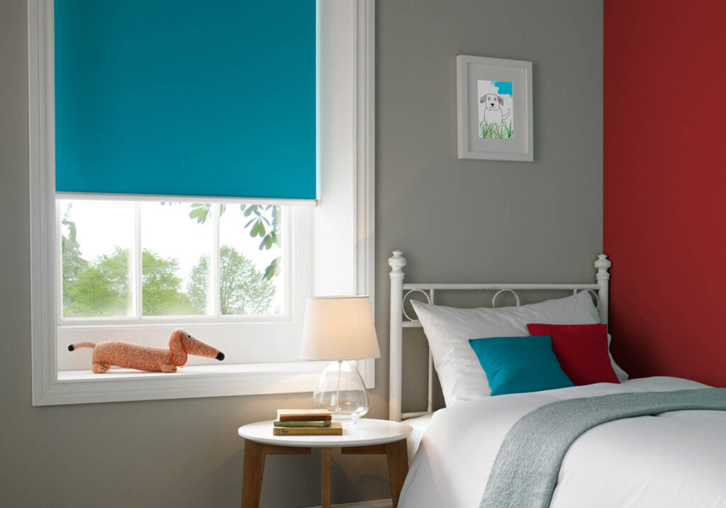 How to choose roller blinds for bedroom and living room